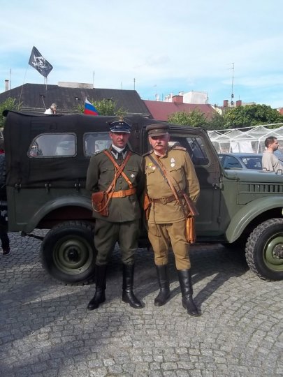 Слонимчанин Михаил Харченко в форме майора советской армии «сражался» с гитлеровцами