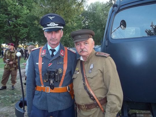 Слонимчанин Михаил Харченко в форме майора советской армии «сражался» с гитлеровцами