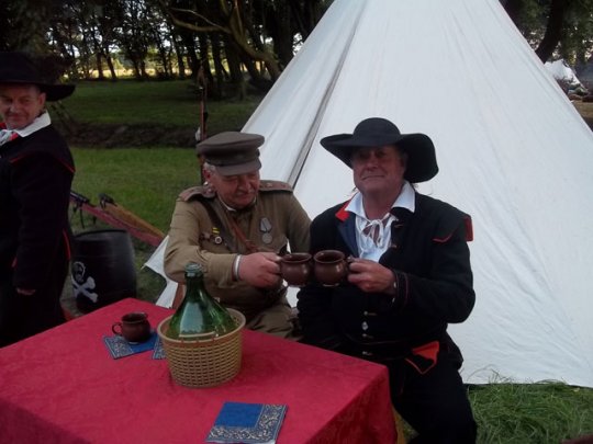 Слонимчанин Михаил Харченко в форме офицера советской армии «сражался» с гитлеровцами