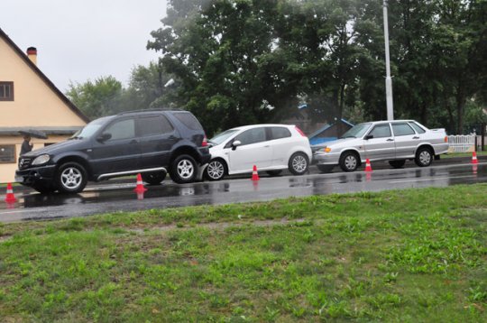 Столкнулись три автомобиля в Слониме
