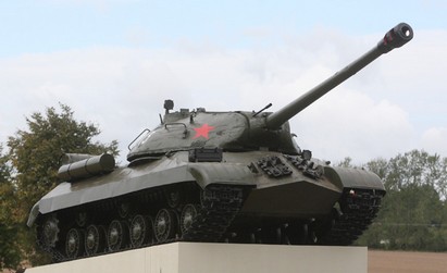 В Волковыске установили танк-памятник “Иосиф Сталин”, от которого отказались власти Барановичей