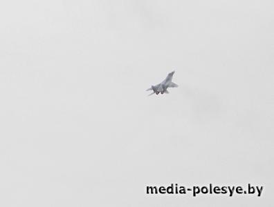 На Лунинецком аэродроме прошли учения эскадрильи 61-й истребительной авиабазы На Лунинецком аэродроме прошли учения эскадрильи 61-й истребительной авиабазы