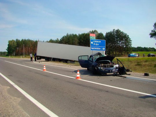 Фура врезалась в «Рено»: погиб директор завода