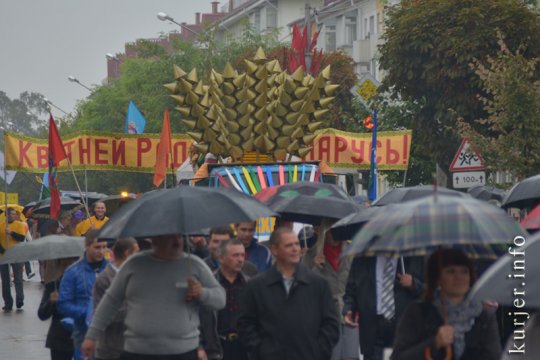 Слуцк отмечает День города. Шествие