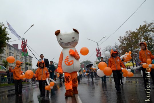 Слуцк отмечает День города. Шествие