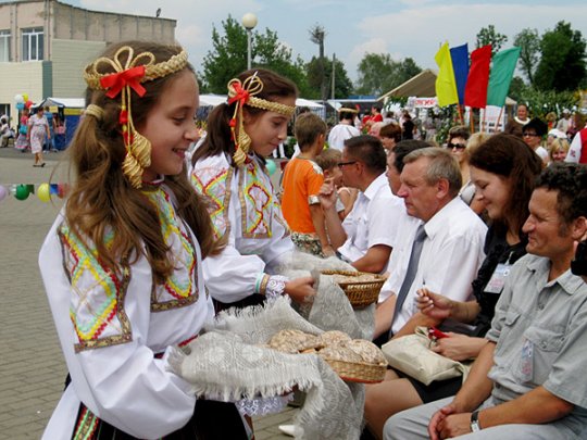 У Дрыбіне прайшоў II рэгіянальны фестываль народнай творчасці, промыслаў і рамёстваў “Дрыбінскія таржкі”