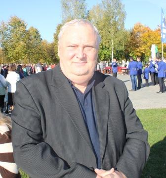Ветеранам труда отдали честь