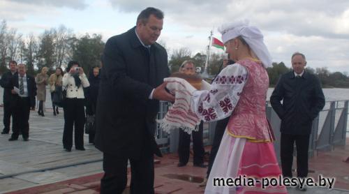 Взгляд на паром столинской стороны: событие, которого ждали