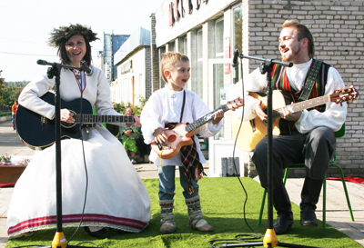 Соревновались поставские и латвийские семьи Соревновались поставские и латвийские семьи