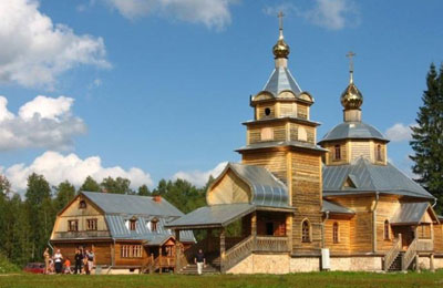 Паломники из Постав посетили святые места Псковского края Паломники из Постав посетили святые места Псковского края