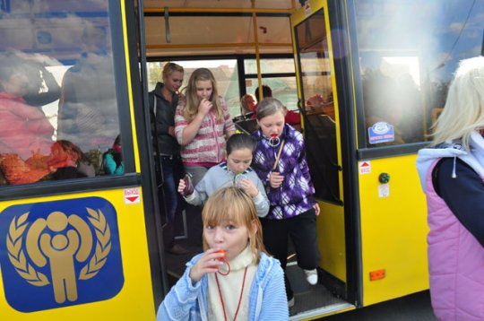 Они дарили слонимчанам улыбки и хорошее настроение