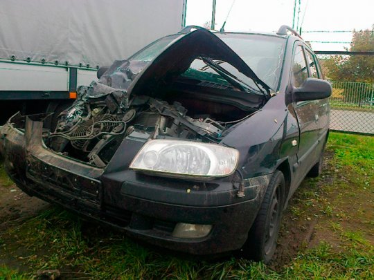 В Лиде молодой человек на Hyundai врезался в автобус - ...