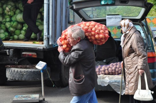 Наибольшим спросом пользовались картофель, лук и капуста