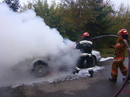 В Слониме сгорел автомобиль