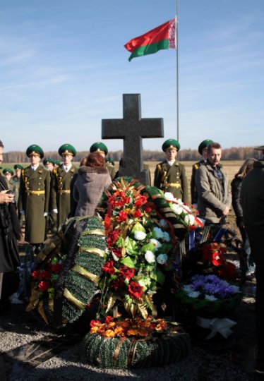 В Поставах открыли памятник погибшим лётчикам и журналистам