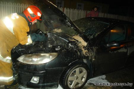 В Лунинце при движении по улице Красной загорелся «Пежо» В Лунинце при движении по улице Красной загорелся «Пежо»