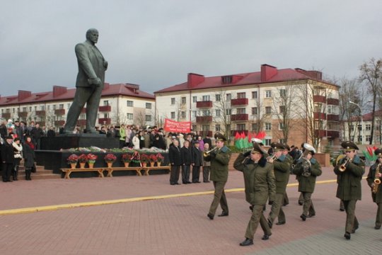 Бобруйск встречает 95-летие Октябрьской революции