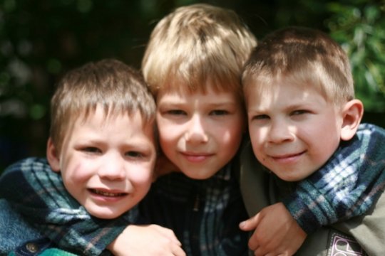 Шок: у матери забрали пятерых детей за жалобу на учителя (Фото)