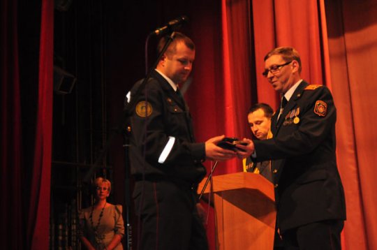 Ох, рано встаёт охрана…