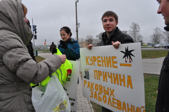 «Если не куришь — поморгай»