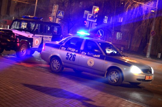 В Гродно девушка надеялась проскочить перед милицейским УАЗом, спешившим на вызов. Не проскочила…