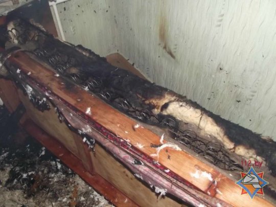 В Мозыре по пожарной лестнице от огня спасен пенсионер