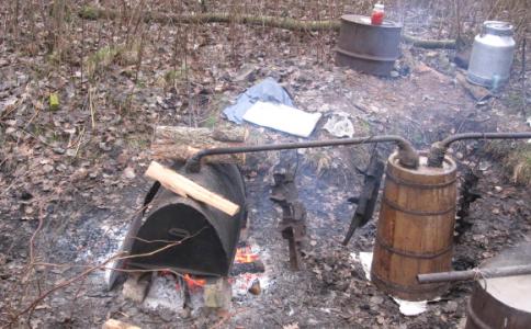 В Боровиках Лунинецкого района милиция обнаружила мини-спиртзавод