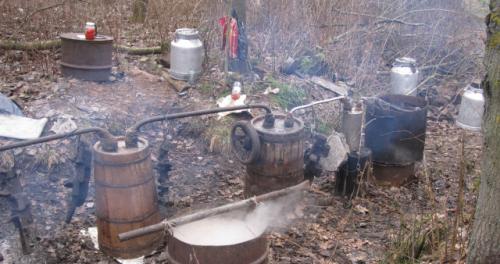 В Боровиках Лунинецкого района милиция обнаружила мини-спиртзавод