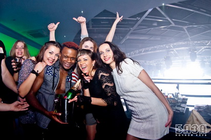В ночном клубе “База” прошла вечеринка с участием DJ Motiv8