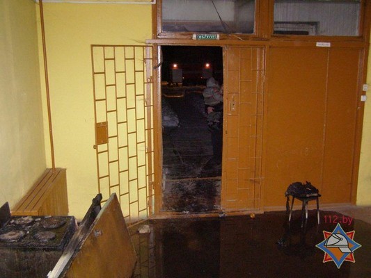 На пожаре в общежитии работники МЧС спасли 12 человек, 28 эвакуировали