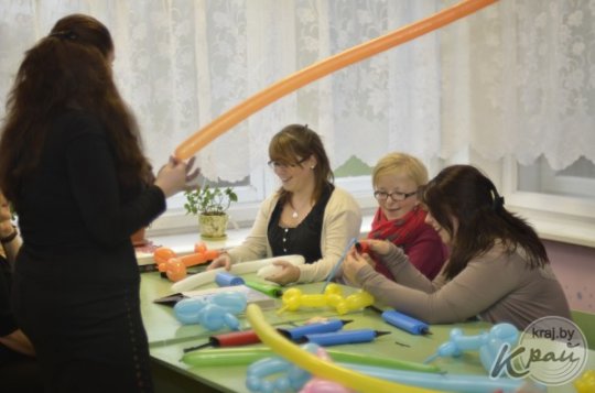 Французские студентки проходили преддипломную практику на Глуботчине (ФОТО)