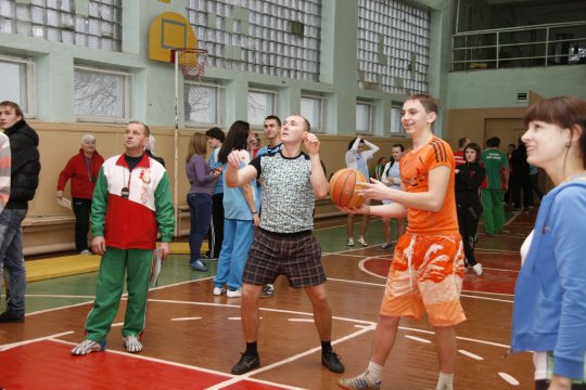 Спортивный праздник ко Всемирному дню профилактики СПИДа прошёл в Ошмянах