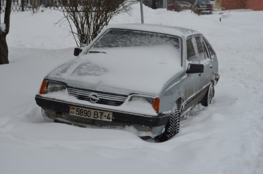 В снежной западне – небольшой фотосюжет с городских улиц