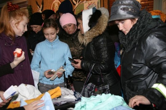 В СШ №1 прошла традиционная ярмарка «Милосердие». Фоторепортаж