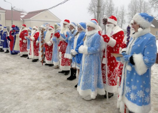 Незадолго до Нового года в Лиозно состоялся парад Дедов Морозов