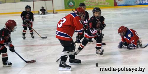 «Лунинец» обыграл минскую команду «Пираньи»