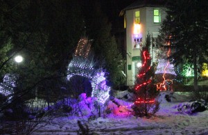 Определены победители конкурса на лучшее новогоднее оформление зданий