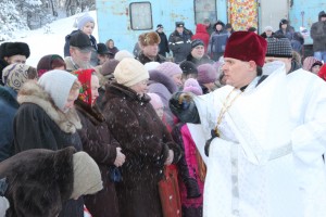 И стар, и млад –в прорубь норовят И стар, и млад –в прорубь норовят