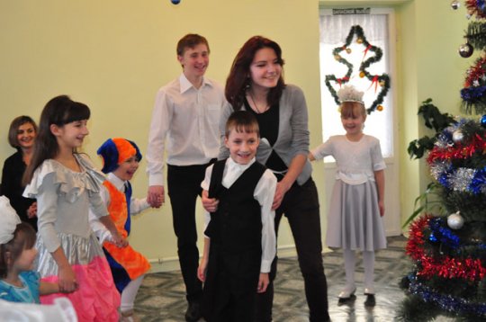 Дед Мороз побывал в детском приюте