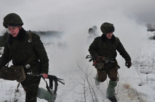Новобранцы учились воевать