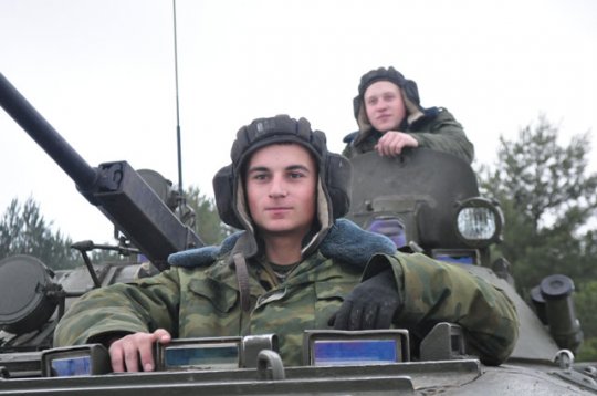 Новобранцы учились воевать