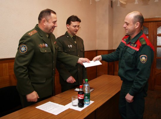 Поставские спасатели вознаграждены за образцовое исполнение служебных обязанностей (+фото)