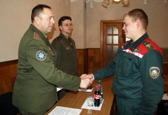 Поставские спасатели вознаграждены за образцовое исполнение служебных обязанностей (+фото)