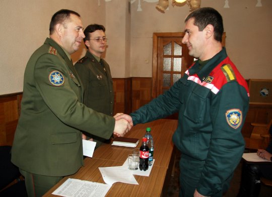 Поставские спасатели вознаграждены за образцовое исполнение служебных обязанностей (+фото)