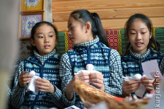 Китайские гимнастки приехали тренироваться в Слуцк