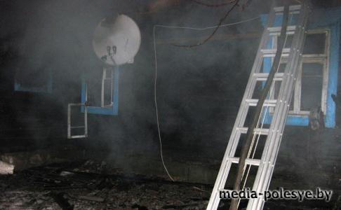 Двое маленьких детей обгорели во время пожара в Синкевичах Лунинецкого района
