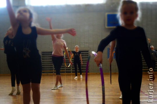 Олимпийская медалистка по художественной гимнастике провела тренировку в Слуцке