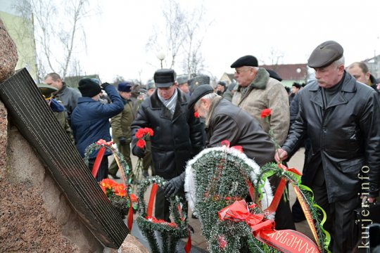 Министерство обороны подарило Слуцку боевую машину десанта