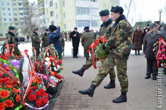 Министерство обороны подарило Слуцку боевую машину десанта