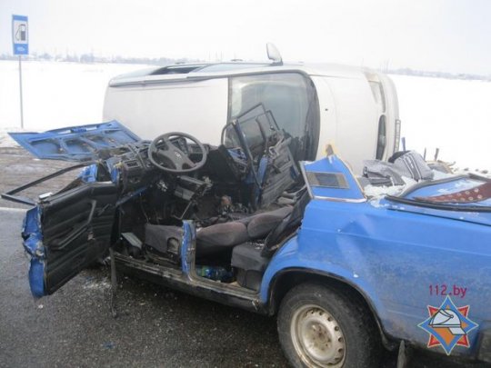 В Пинском районе "ВАЗ" столкнулся с Ford: 6 пострадавших